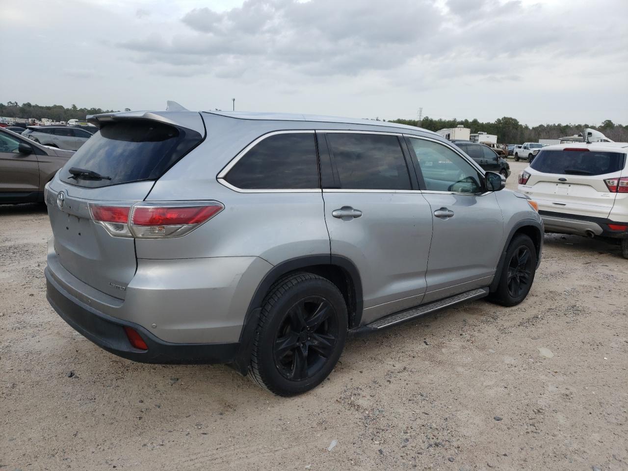 2014 TOYOTA HIGHLANDER - Image 3