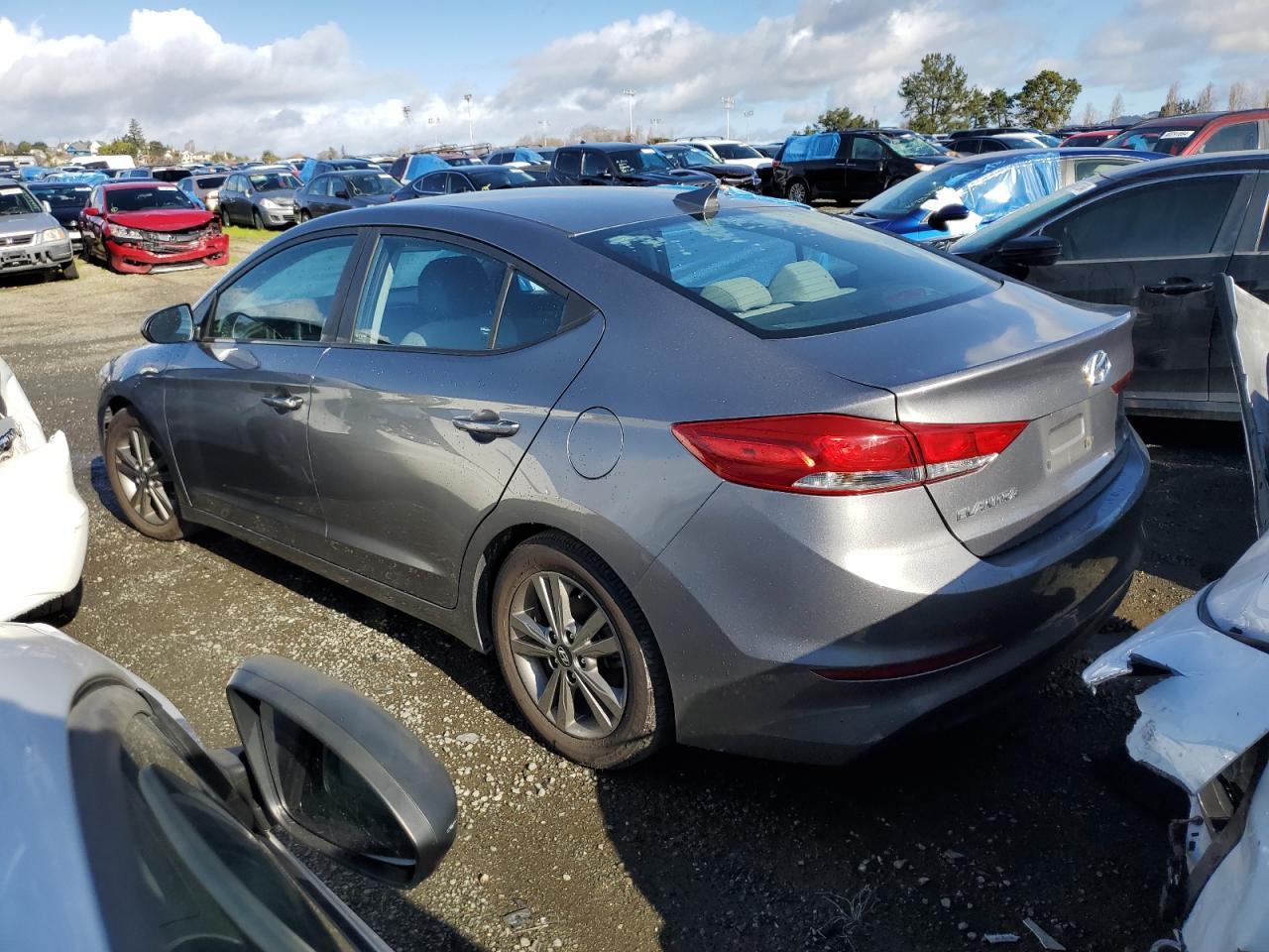 2018 HYUNDAI ELANTRA SE - Фото 2