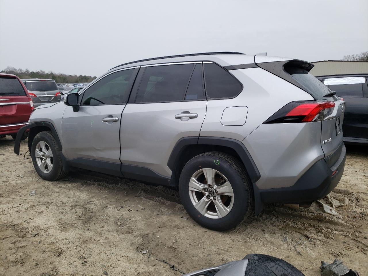 2020 TOYOTA RAV4 XLE - Фото 2