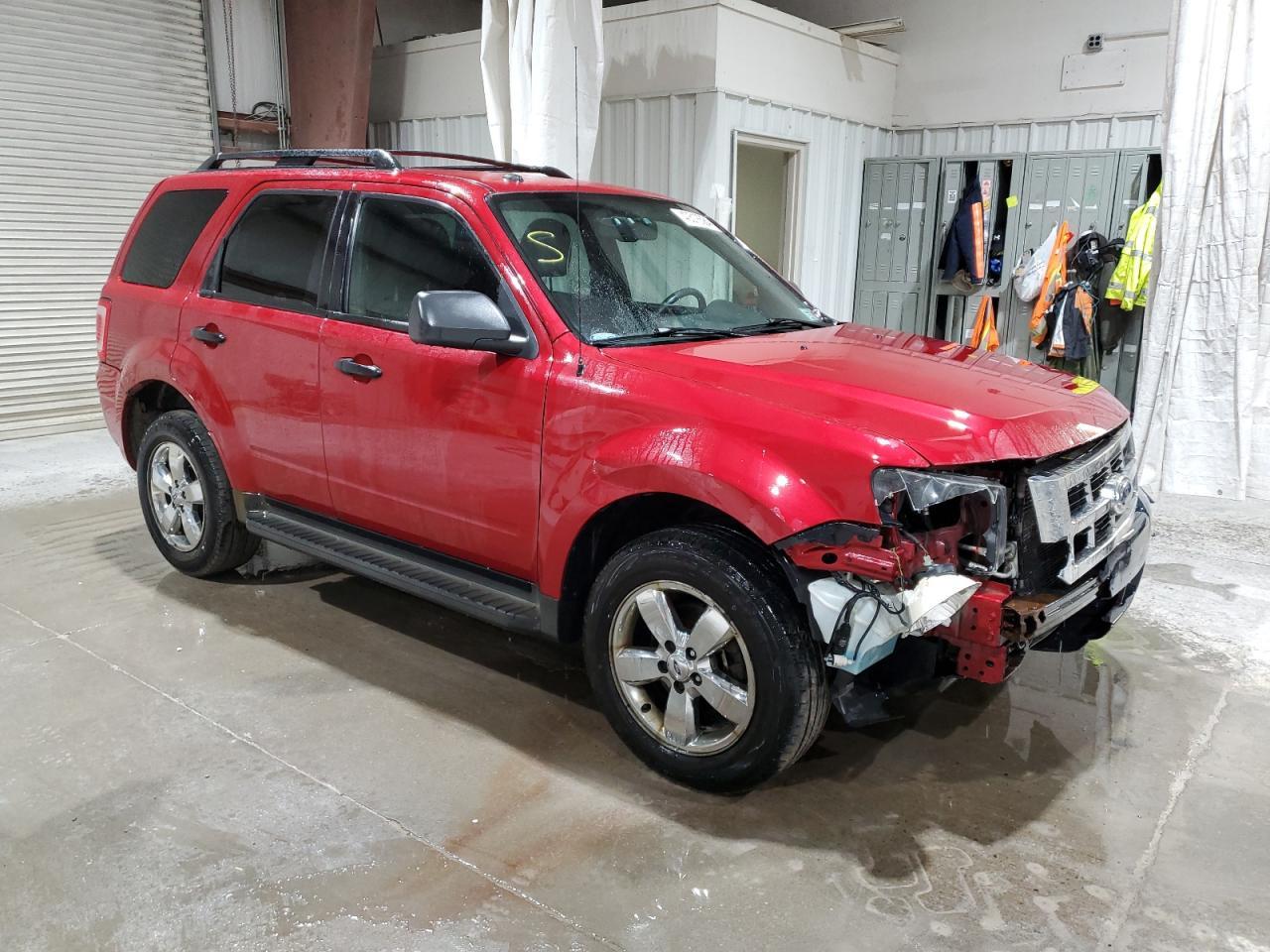 2010 FORD ESCAPE XLT - Image 4
