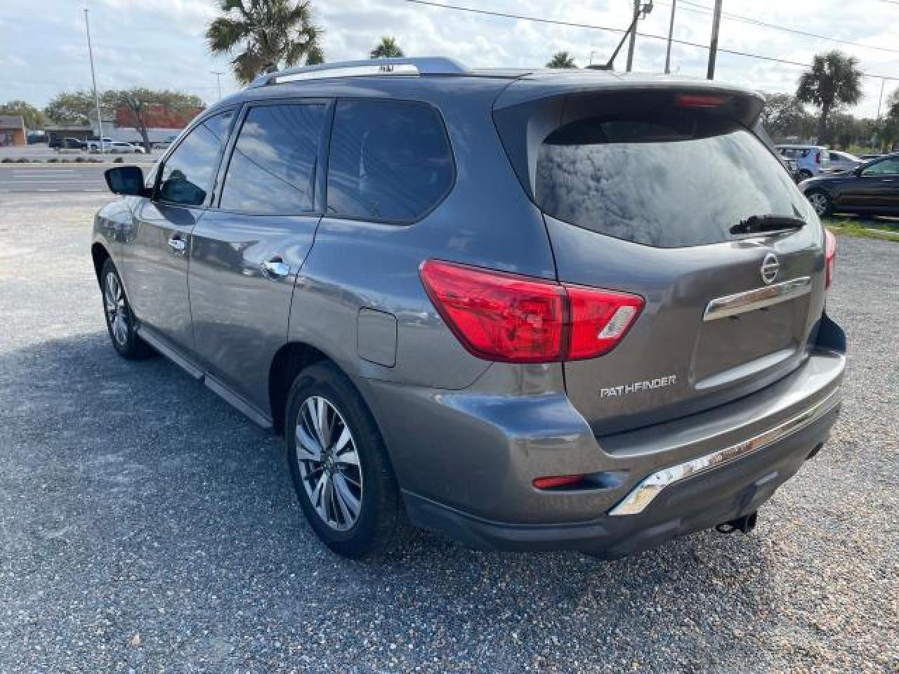2017 NISSAN PATHFINDER - Image 3