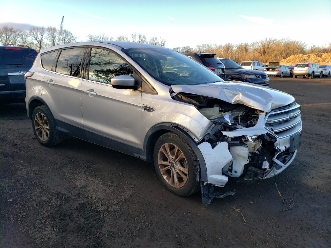 2017 FORD ESCAPE SE - Фото 4