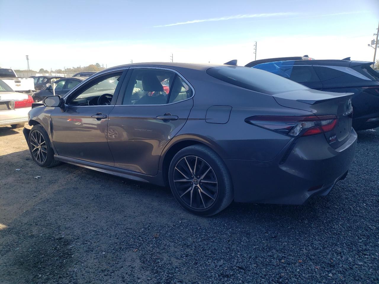2021 TOYOTA CAMRY SE - Фото 2
