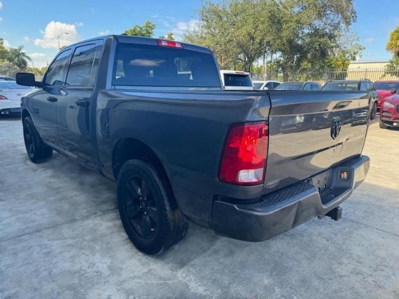 2017 RAM 1500 ST - Image 2