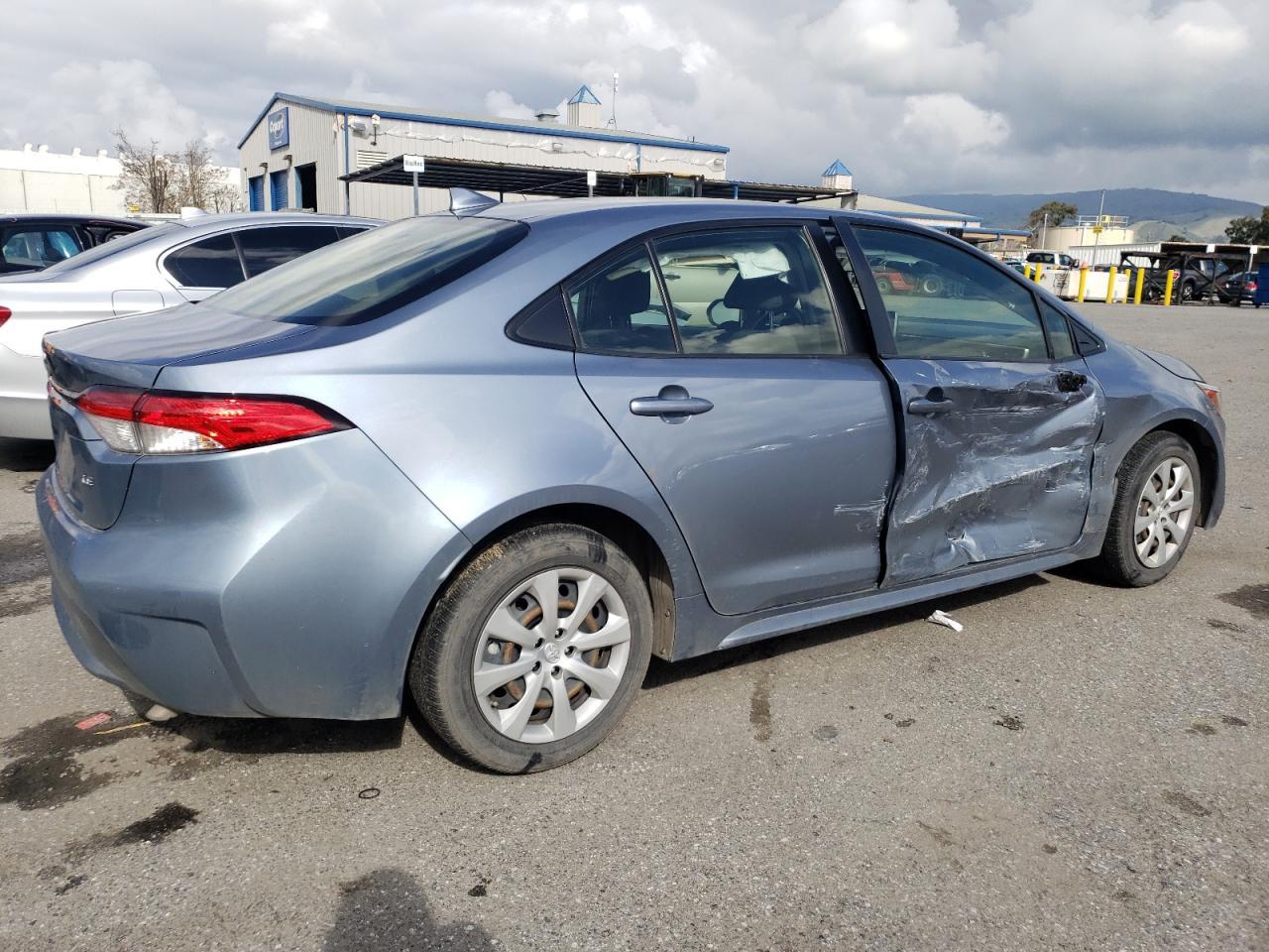 2020 TOYOTA COROLLA LE - Image 3