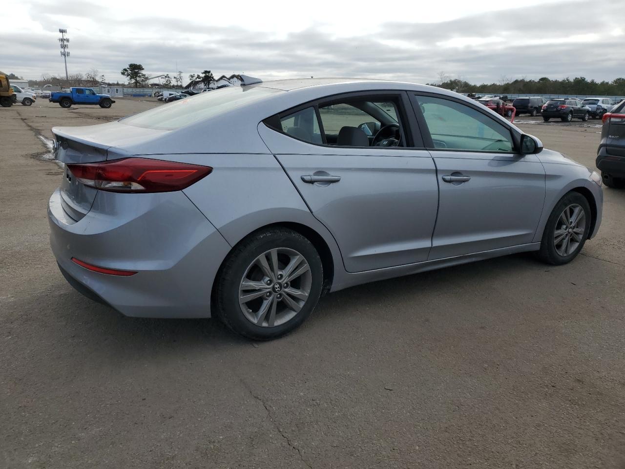 2017 HYUNDAI ELANTRA SE - Image 3