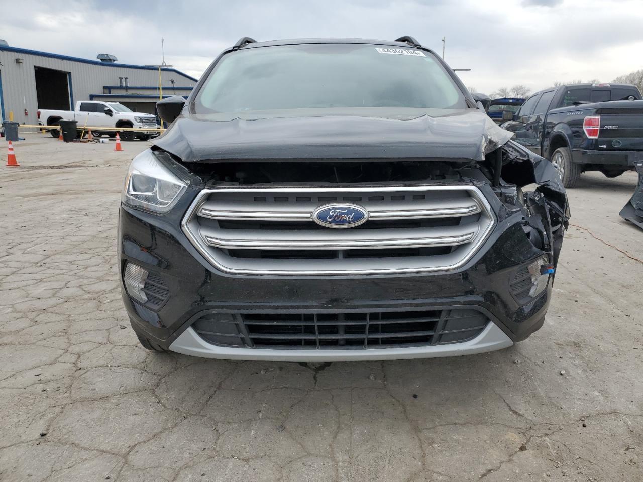 2017 FORD ESCAPE SE - Фото 5