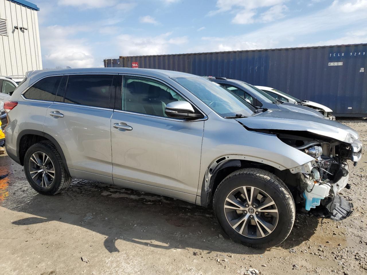 2018 TOYOTA HIGHLANDER - Image 4