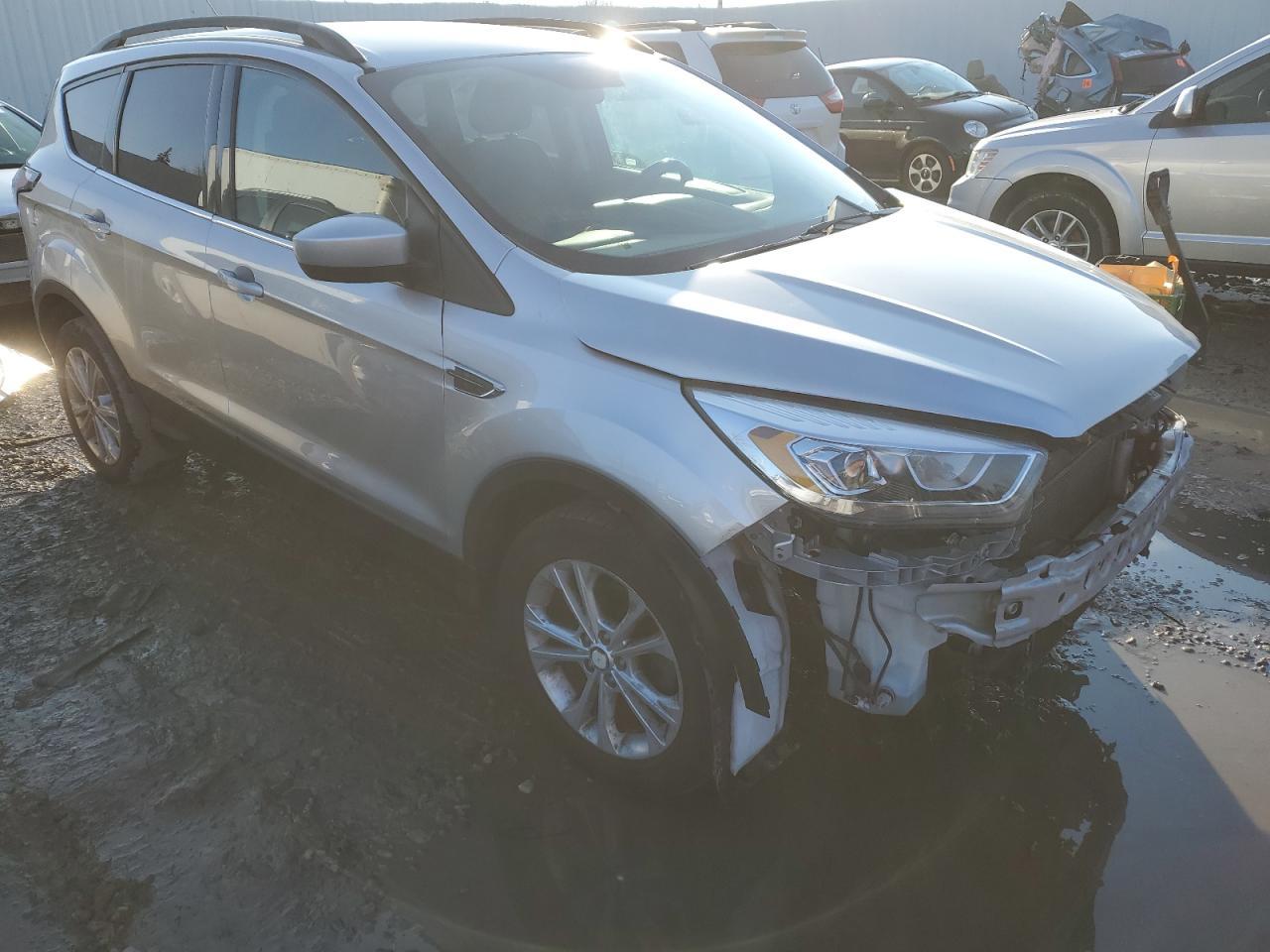 2017 FORD ESCAPE SE - Фото 4