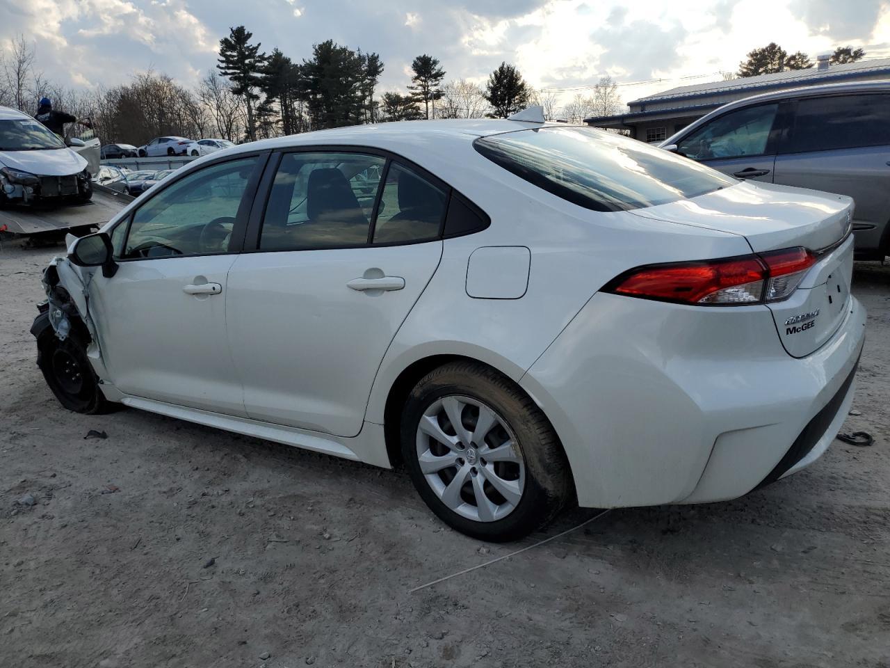 2020 TOYOTA COROLLA LE - Image 2
