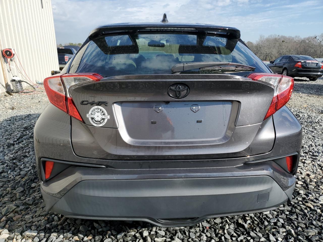 2021 TOYOTA C-HR XLE - Фото 6