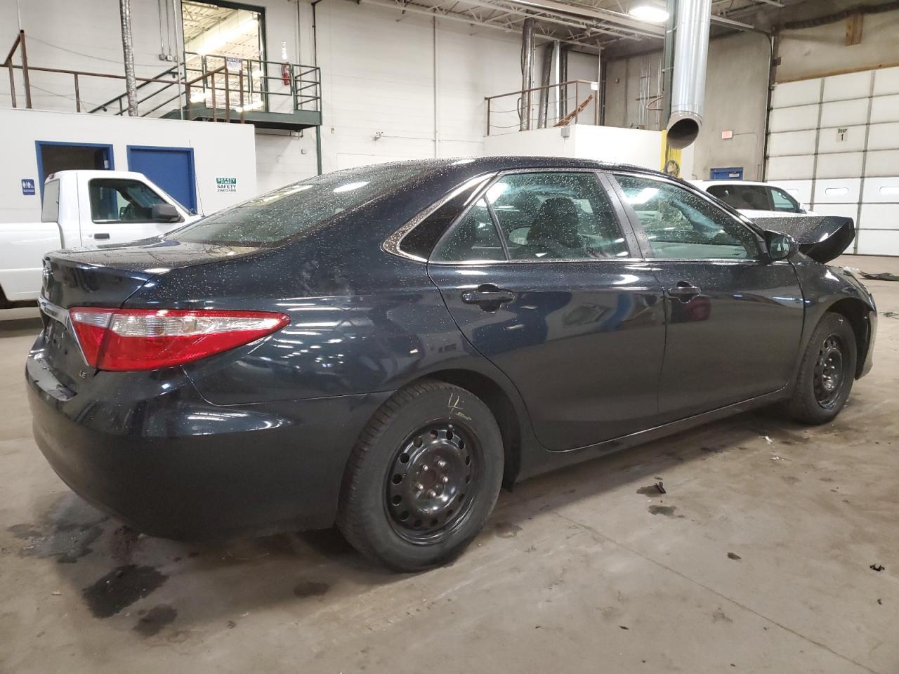 2017 TOYOTA CAMRY LE - Фото 3