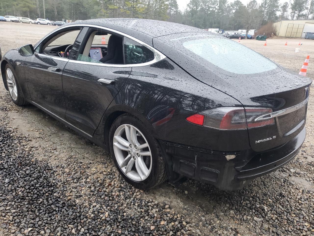 2015 TESLA MODEL S - Image 2