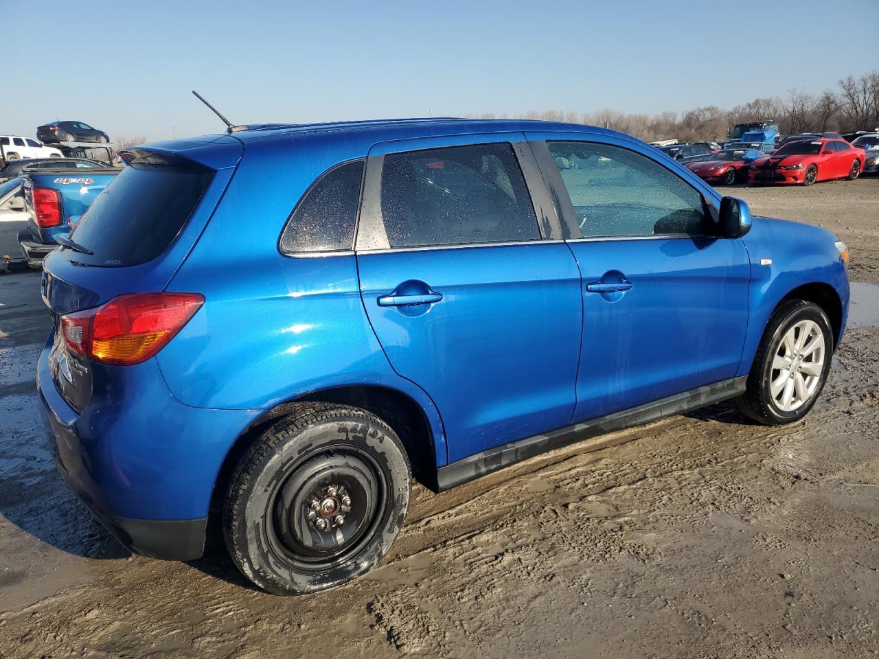 2015 MITSUBISHI OUTLANDER - Image 3
