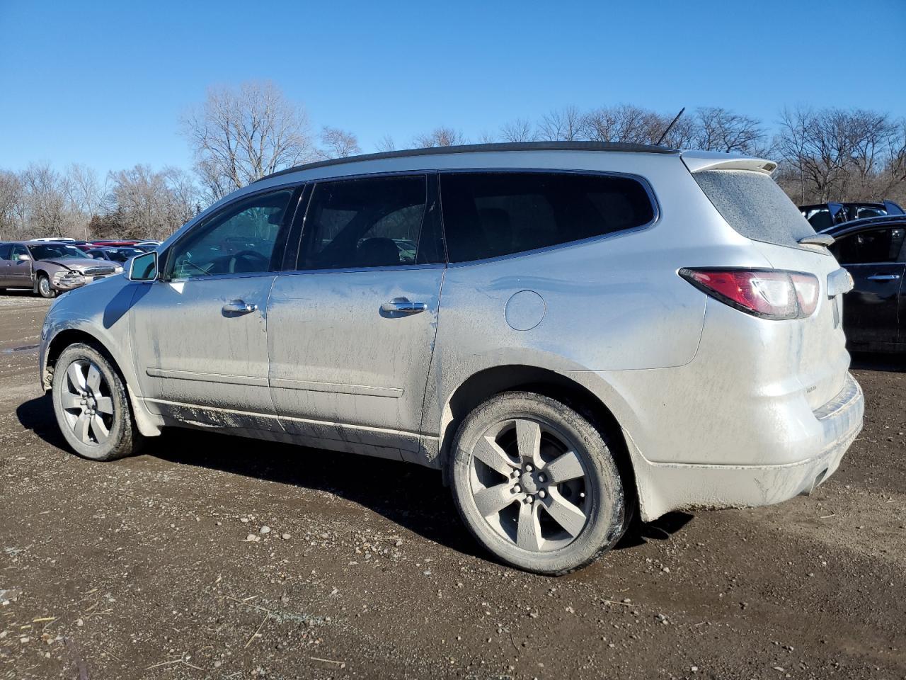 2015 CHEVROLET TRAVERSE L - Image 2