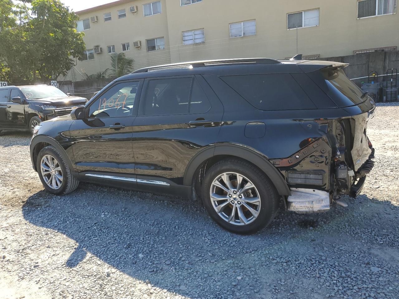 2022 FORD EXPLORER X - Image 2