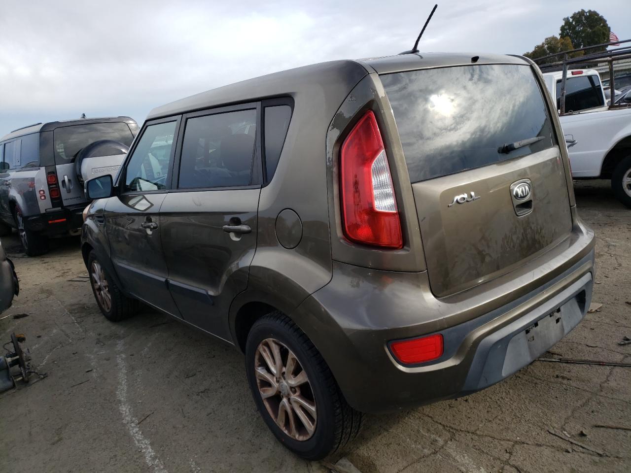 2013 KIA SOUL + - Image 2