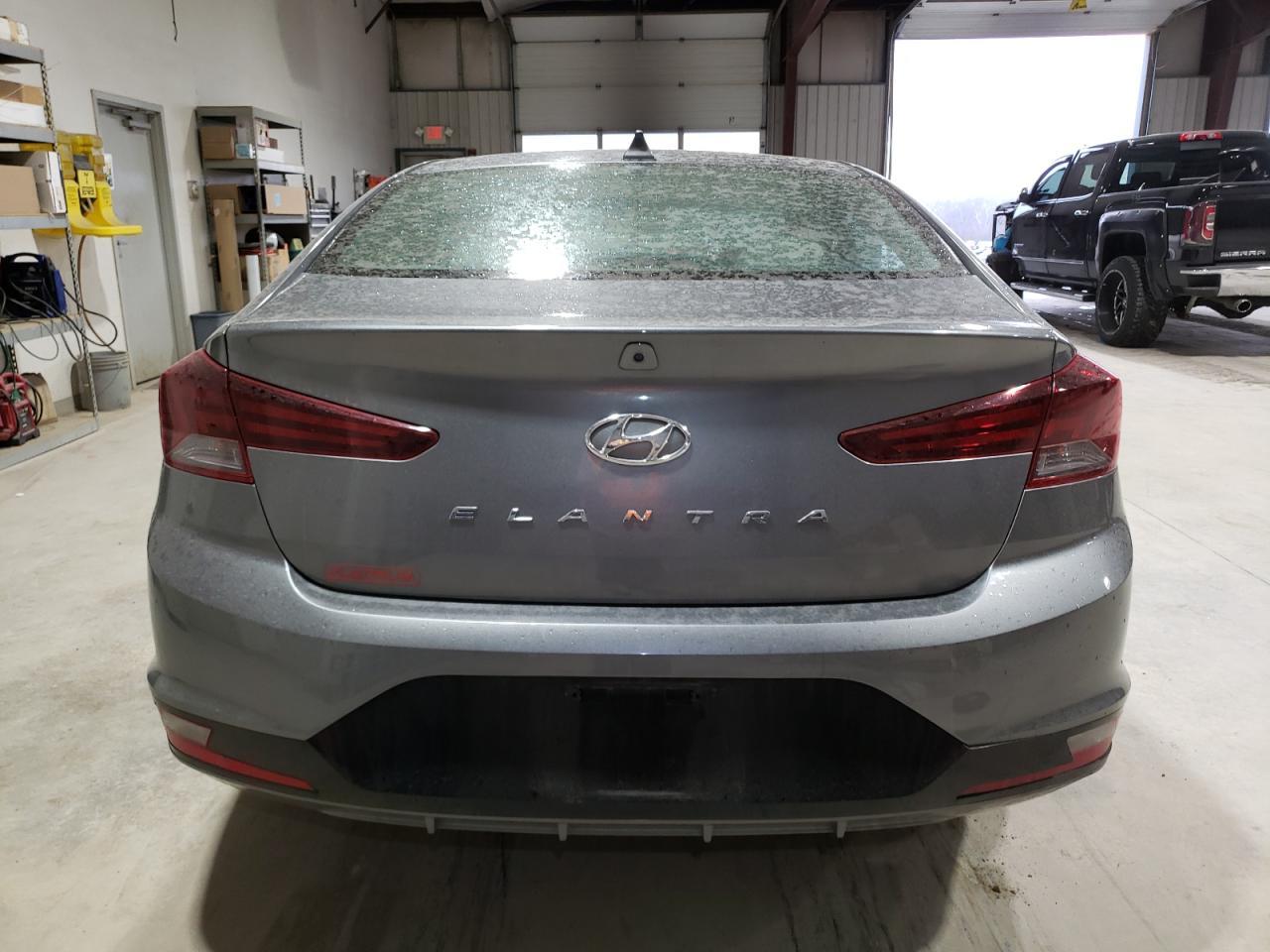 2019 HYUNDAI ELANTRA SE - Фото 6