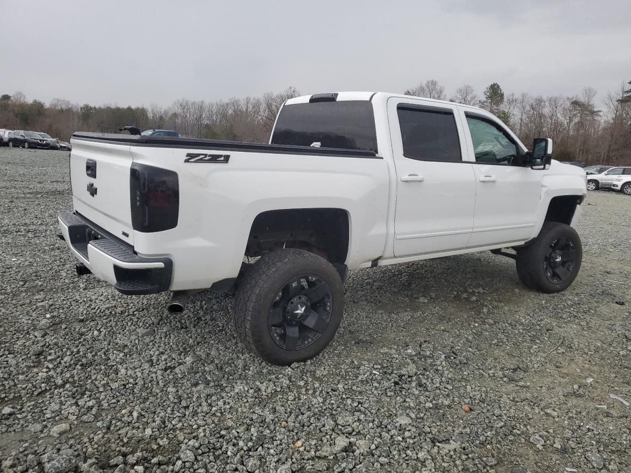 2017 CHEVROLET SILVERADO - Image 3