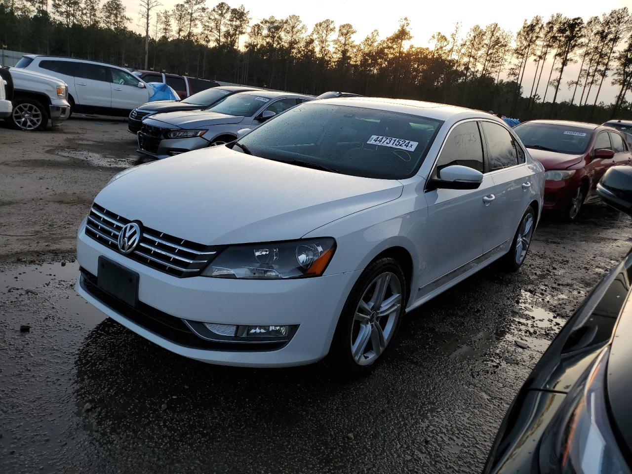 2013 VOLKSWAGEN PASSAT SEL