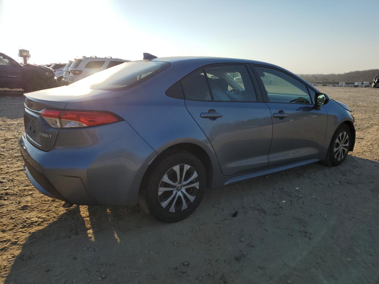 2022 TOYOTA COROLLA LE - Image 3