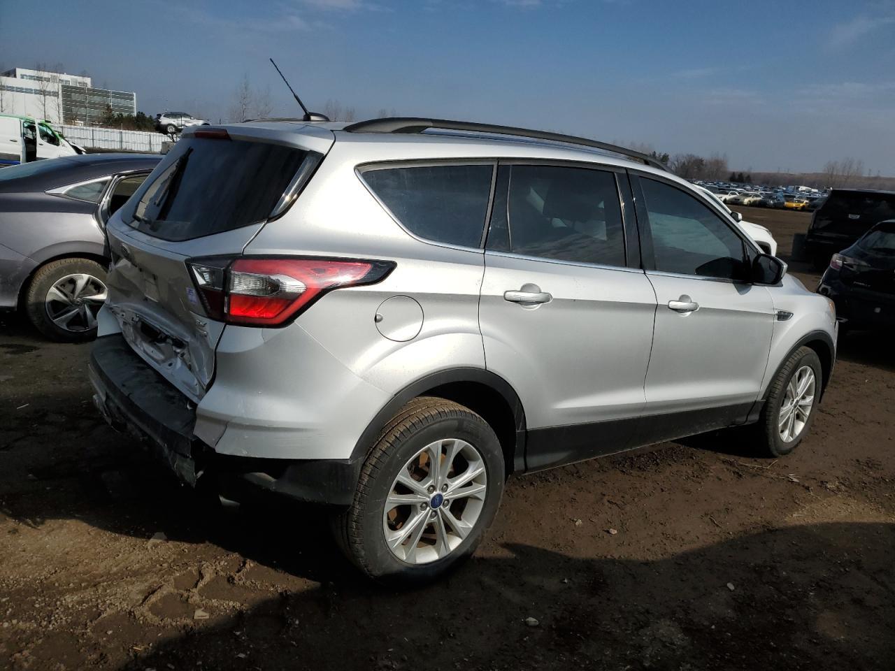 2017 FORD ESCAPE SE - Фото 3