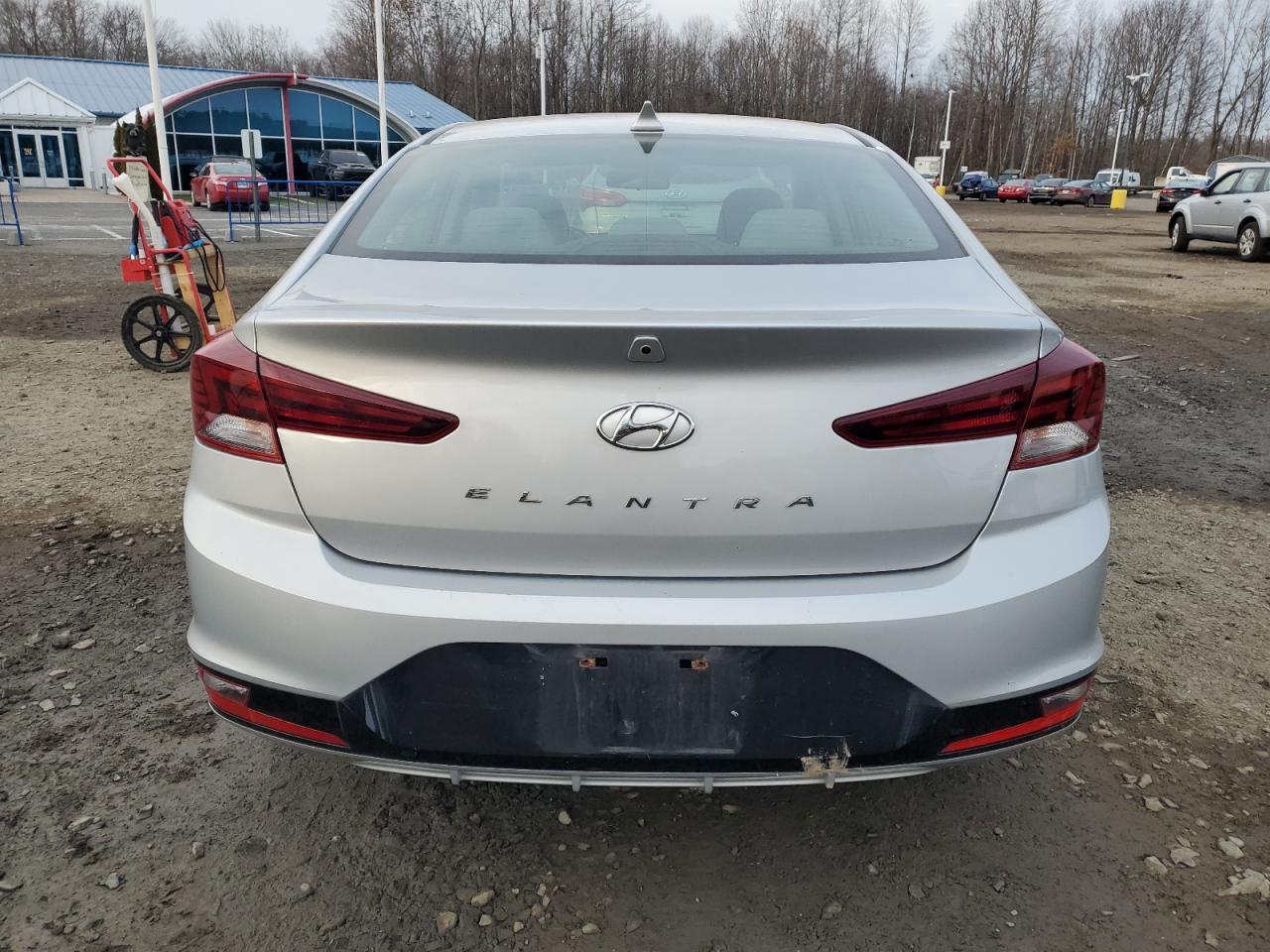 2019 HYUNDAI ELANTRA SE - Фото 6