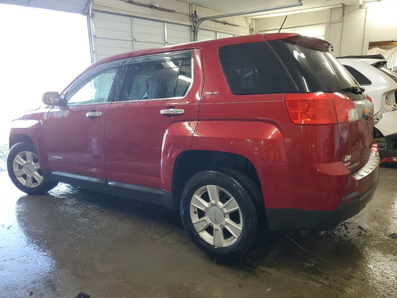 2013 GMC TERRAIN SL - Image 2