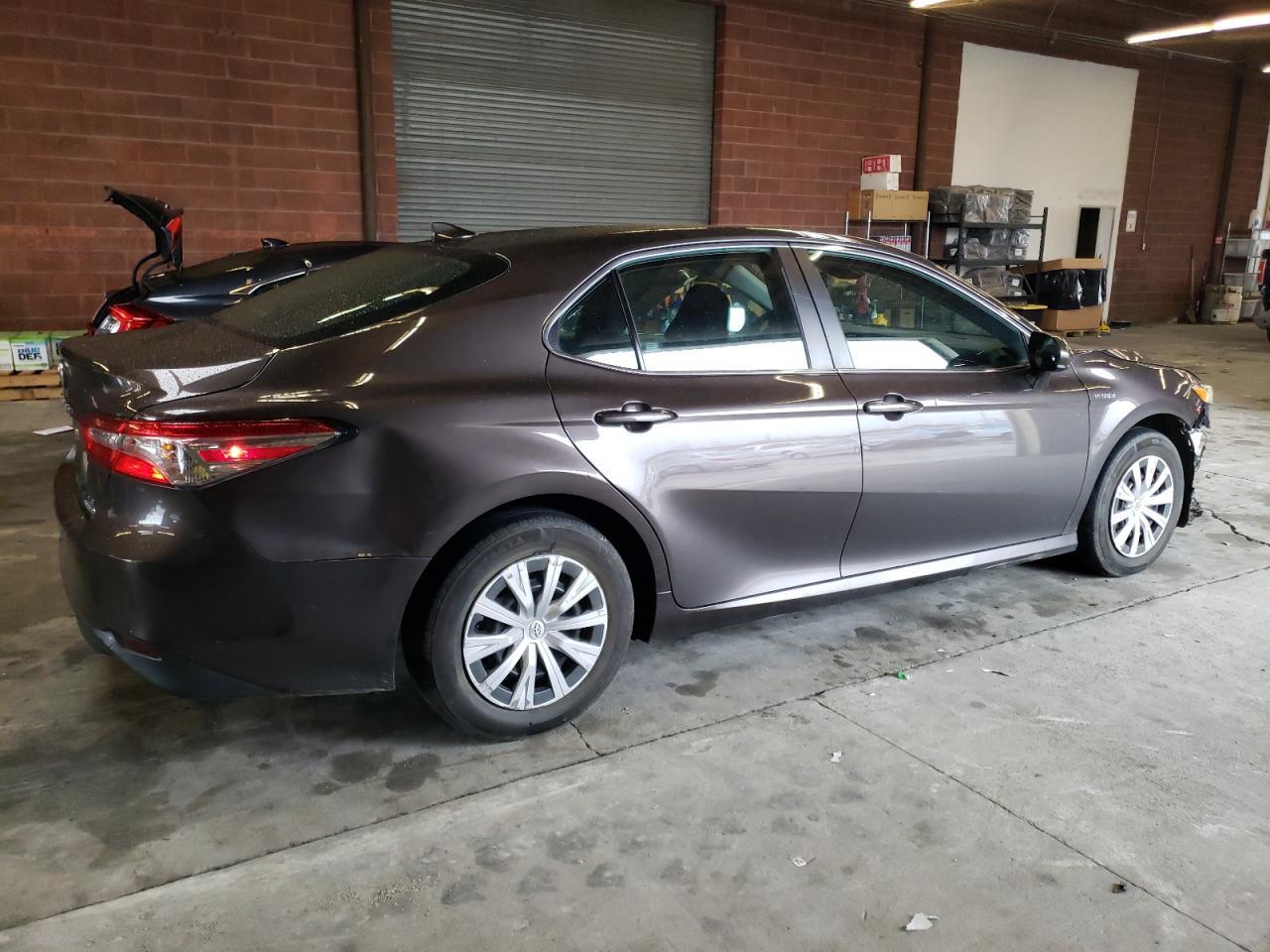 2020 TOYOTA CAMRY LE - Image 3