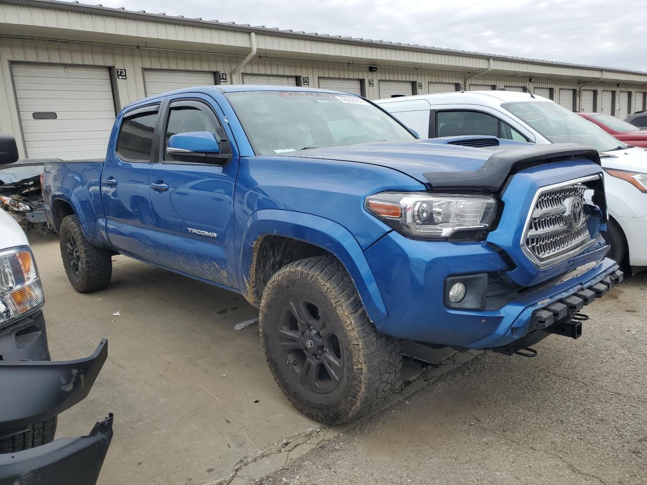2017 TOYOTA TACOMA DOU - Фото 4