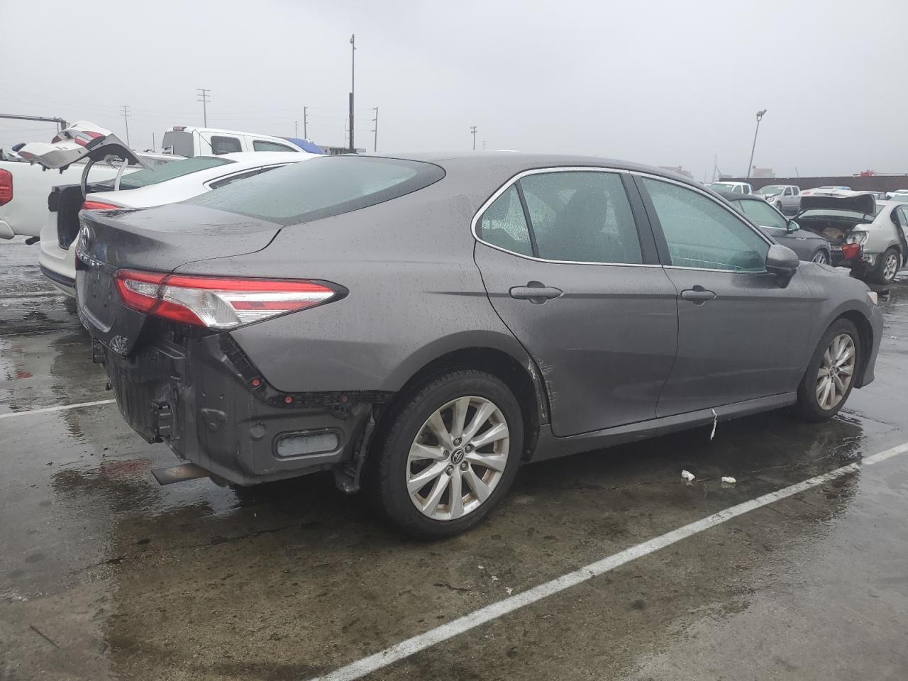 2018 TOYOTA CAMRY L - Фото 3