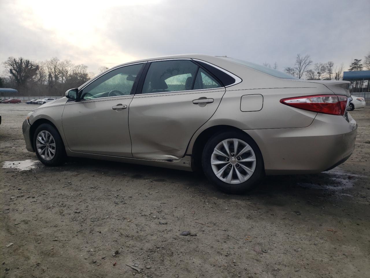 2015 TOYOTA CAMRY LE - Image 2