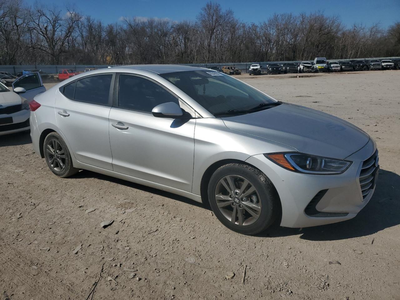 2018 HYUNDAI ELANTRA SE - Фото 4
