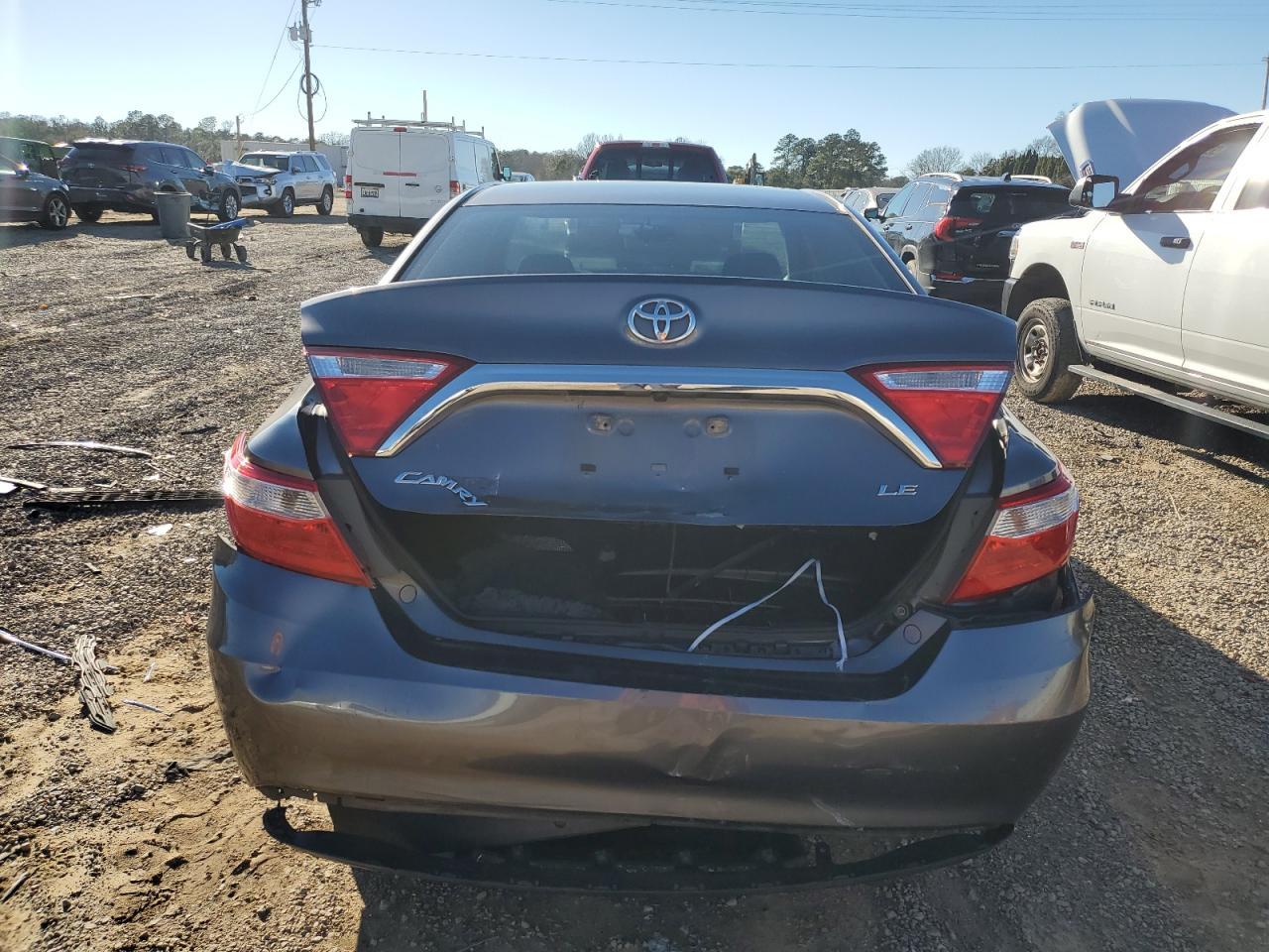 2016 TOYOTA CAMRY LE - Image 6