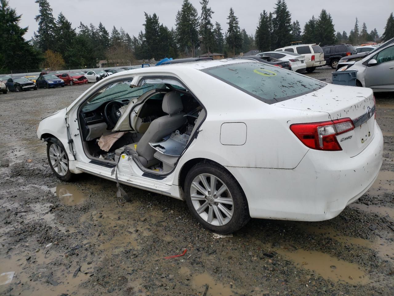 2014 TOYOTA CAMRY L - Image 2