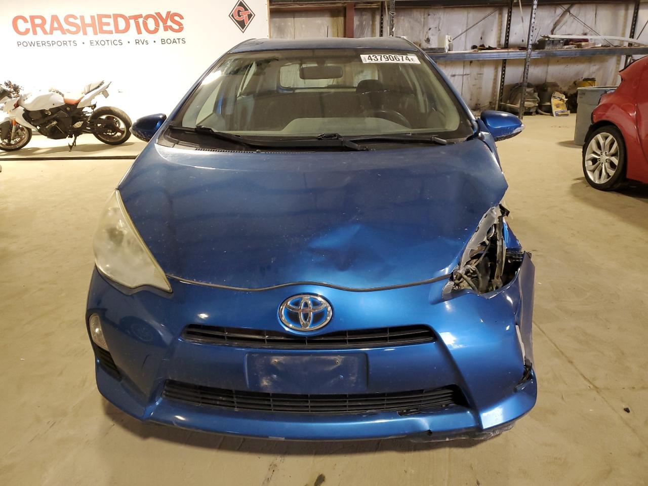 2013 TOYOTA PRIUS C - Image 5
