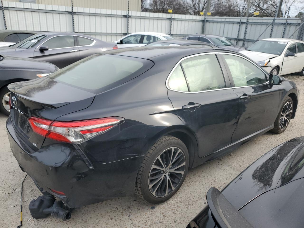 2018 TOYOTA CAMRY L - Фото 3