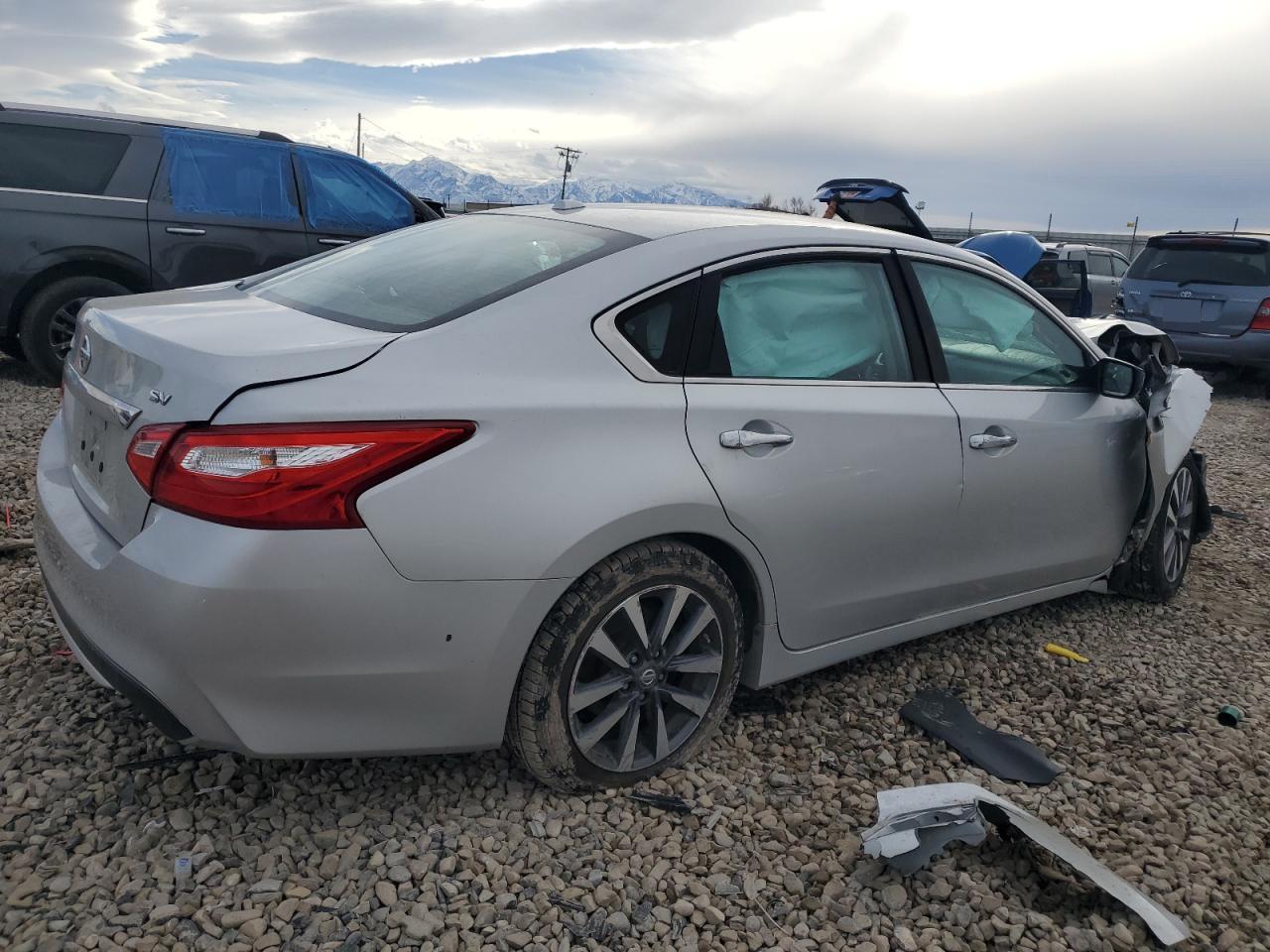 2017 NISSAN ALTIMA 2.5 - Фото 3