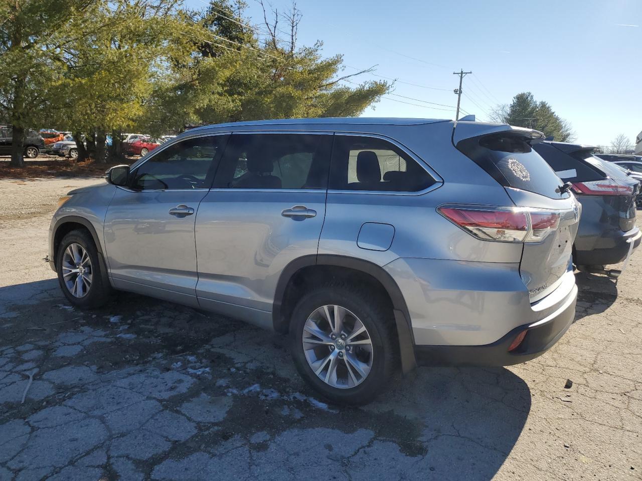 2015 TOYOTA HIGHLANDER - Image 2
