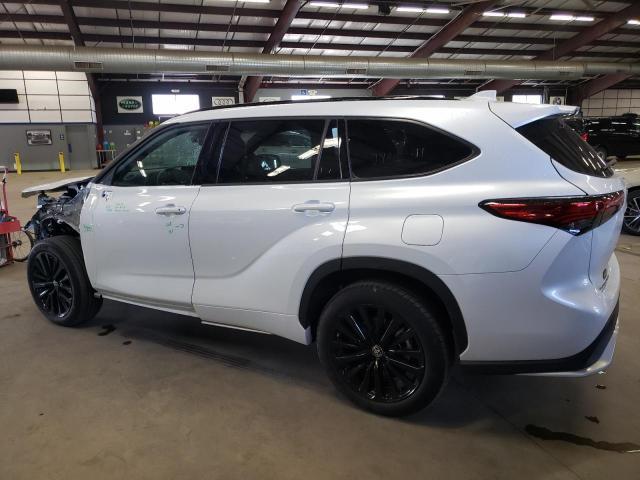 2023 Toyota Highlander L - Image 2