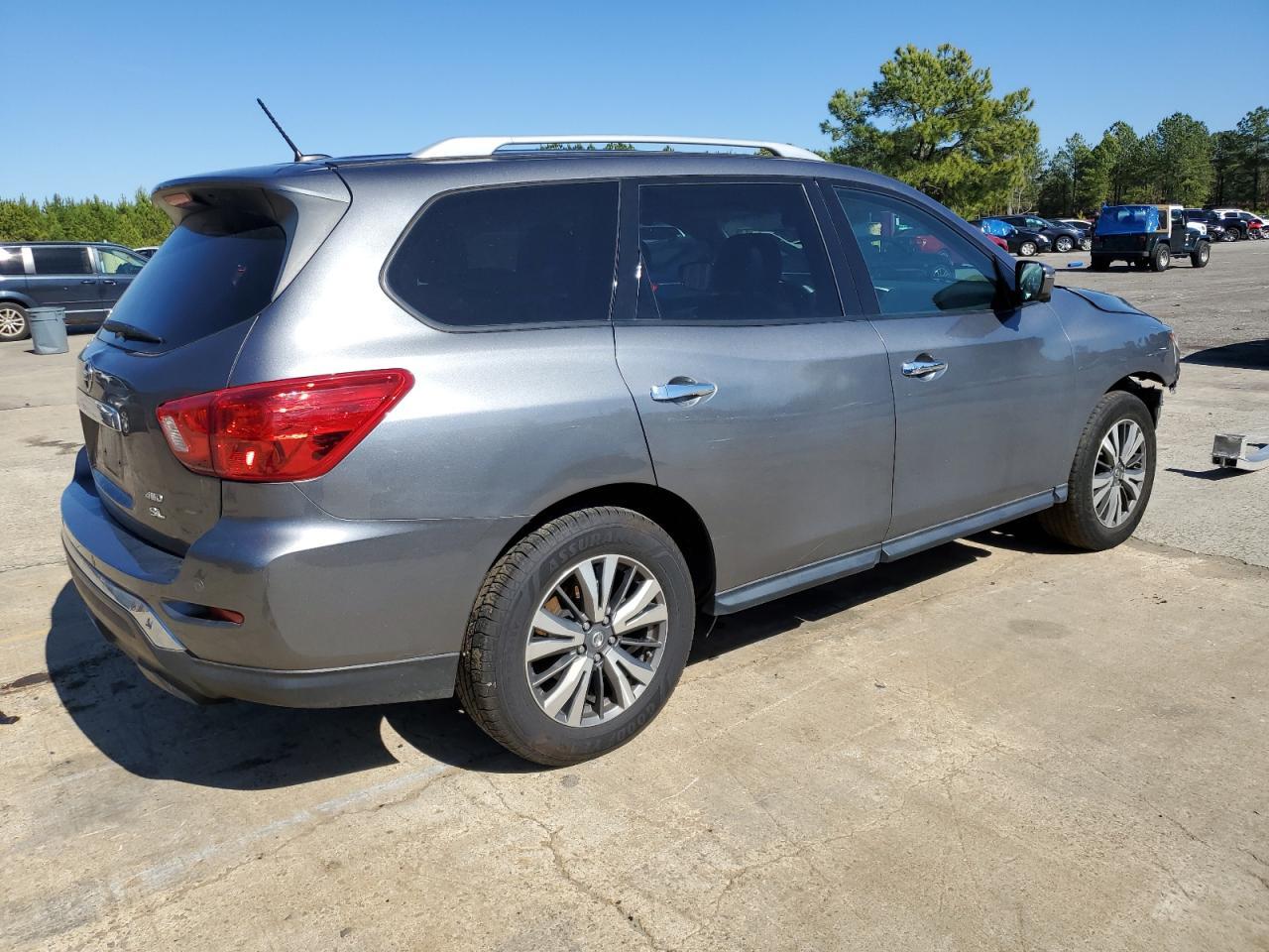 2017 NISSAN PATHFINDER - Фото 3