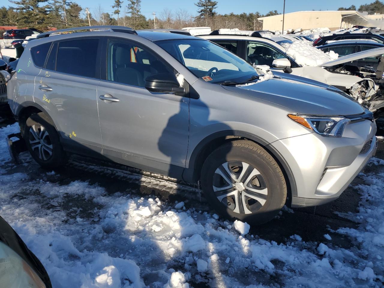2017 TOYOTA RAV4 LE - Image 4