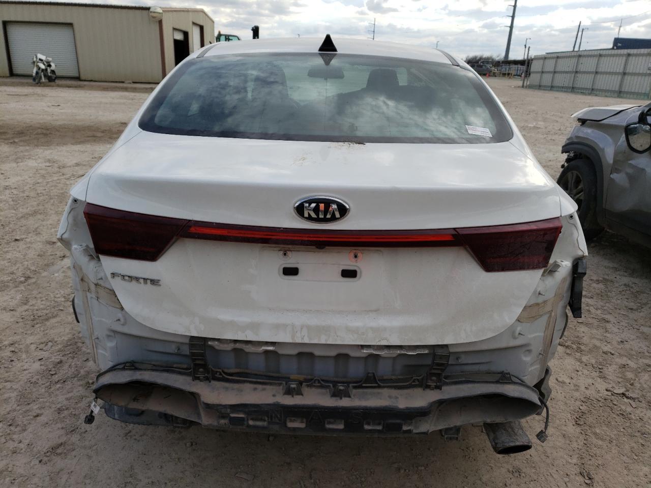 2020 KIA FORTE FE - Image 6