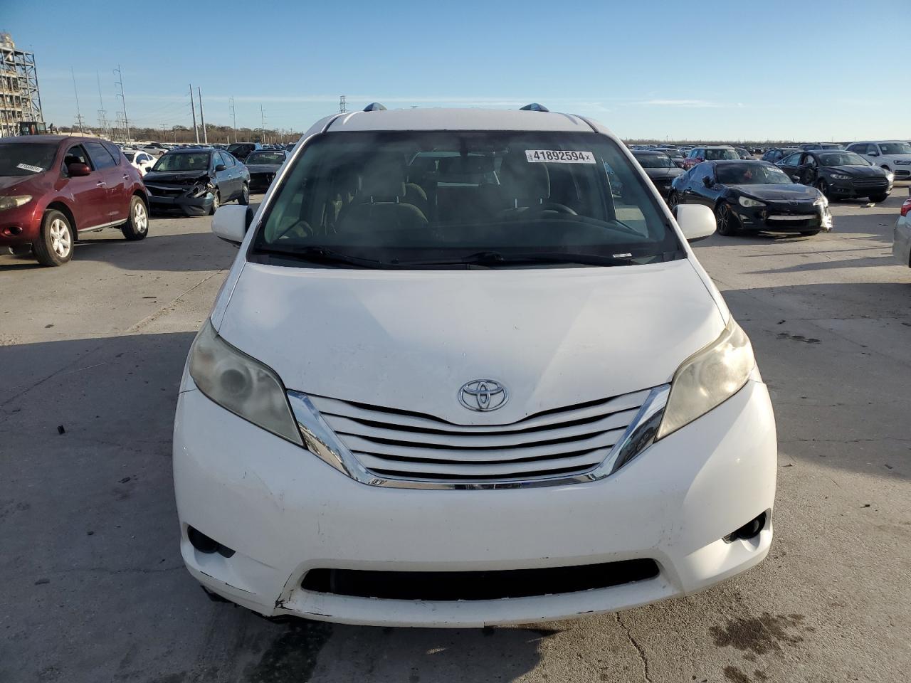 2015 TOYOTA SIENNA LE - Фото 5