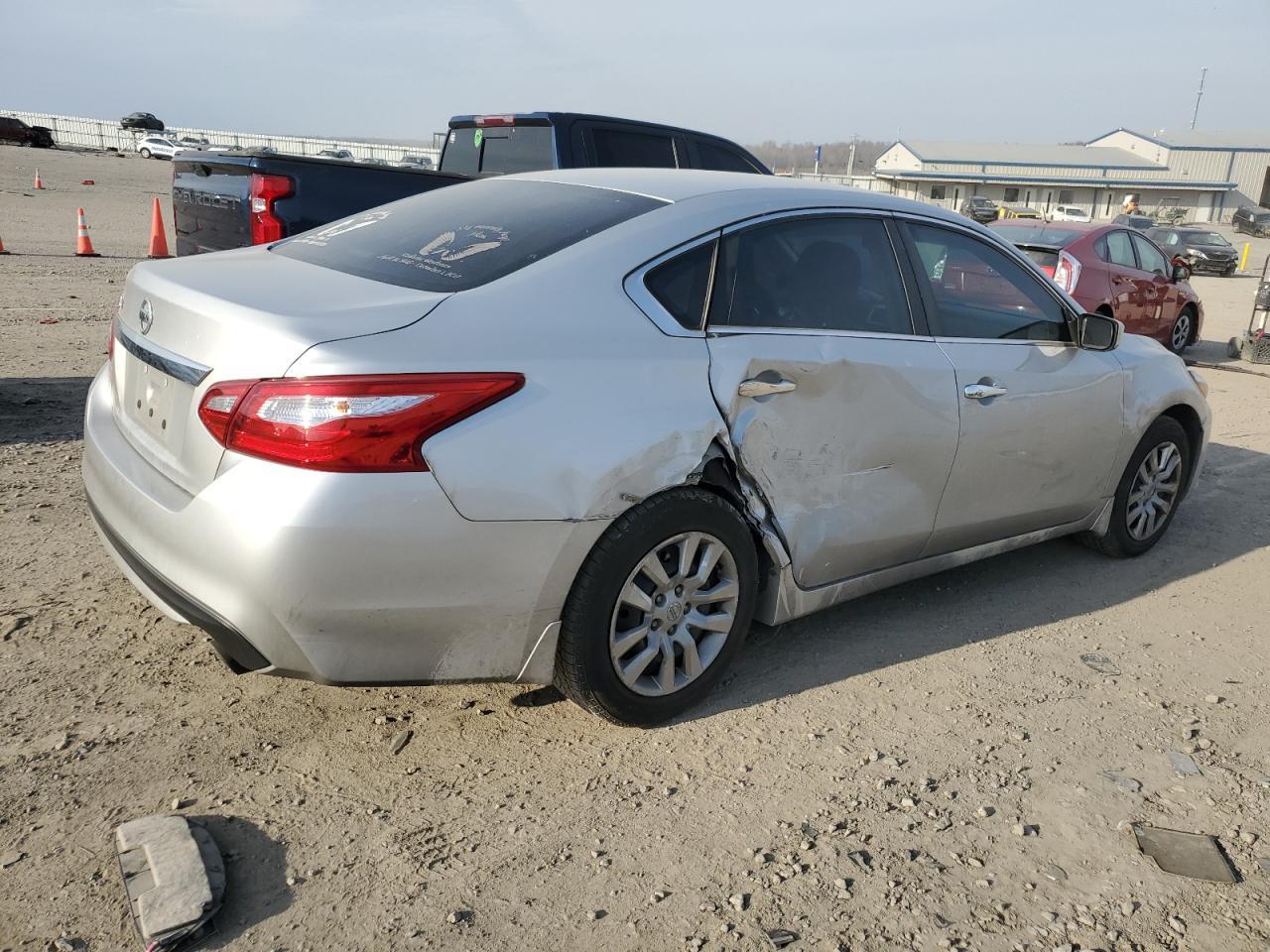 2017 NISSAN ALTIMA 2.5 - Фото 3