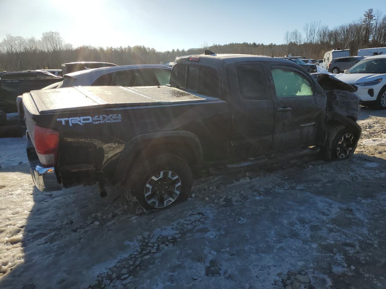 2017 TOYOTA TACOMA ACC - Фото 3