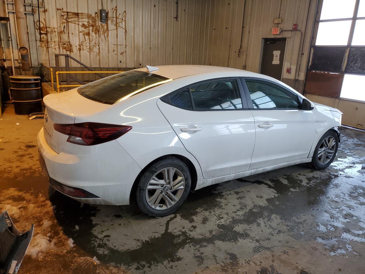 2019 HYUNDAI ELANTRA SE - Фото 3