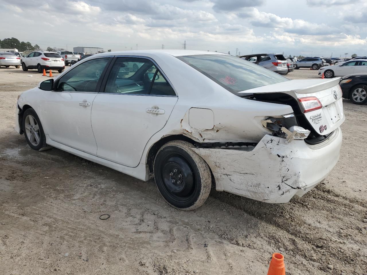 2014 TOYOTA CAMRY L - Image 2
