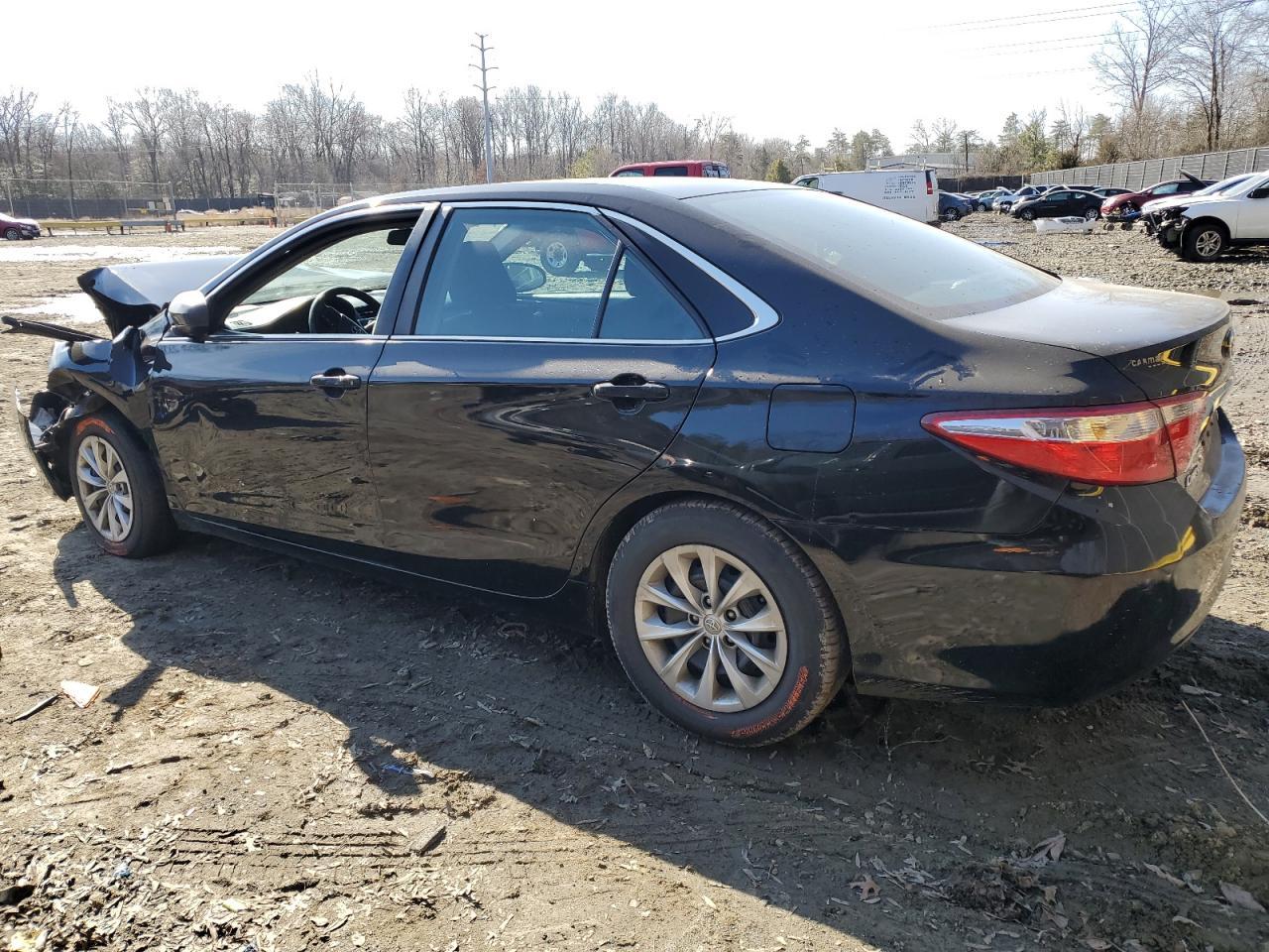 2015 TOYOTA CAMRY LE - Фото 2