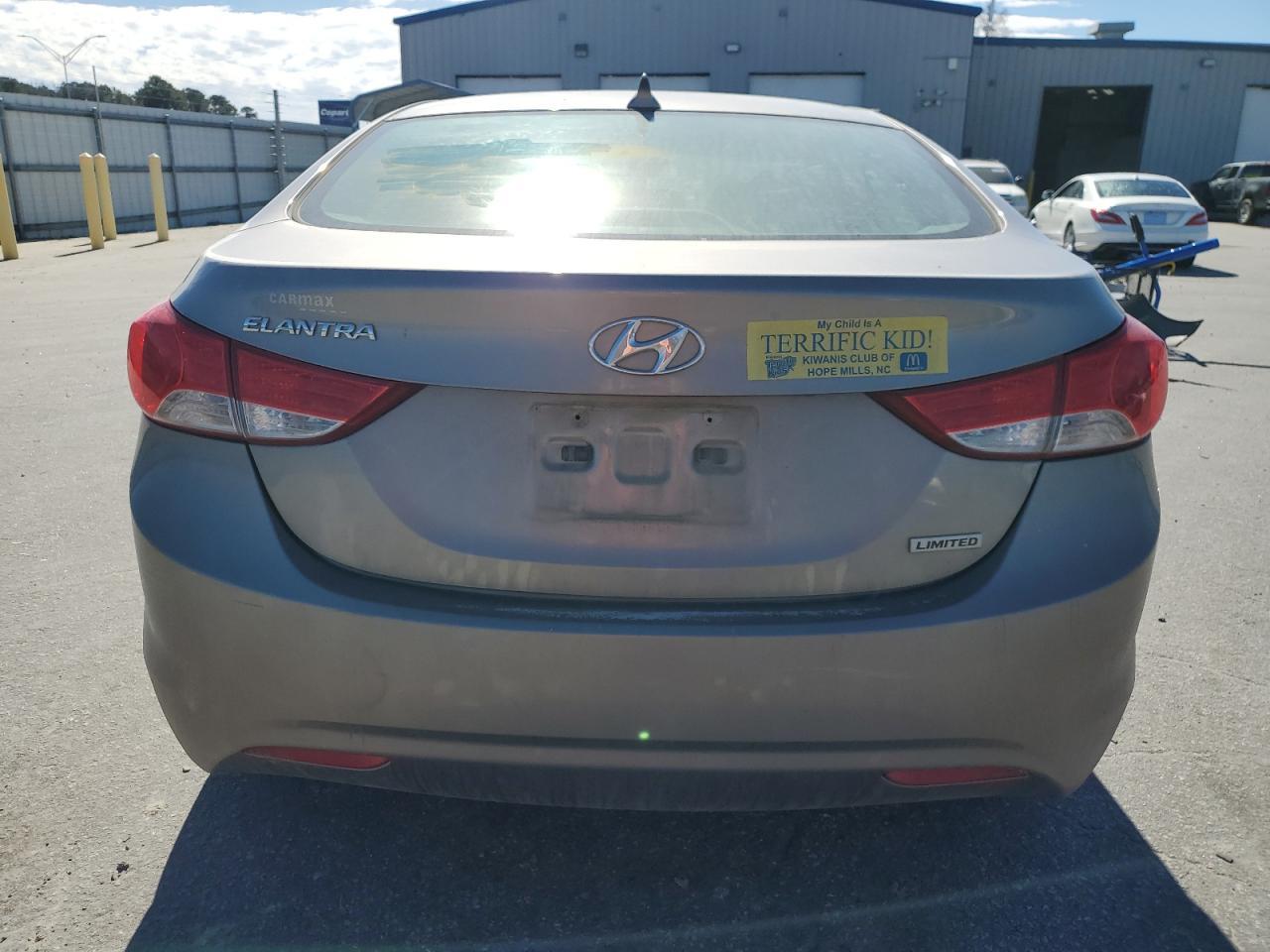 2013 HYUNDAI ELANTRA GL - Image 6